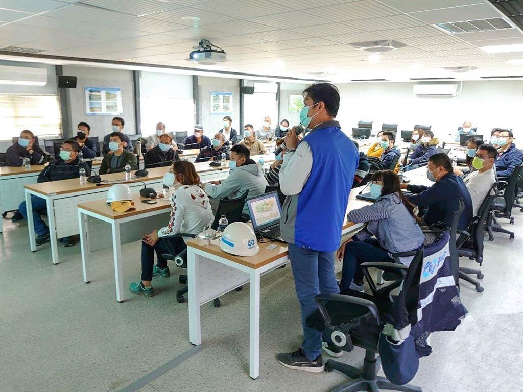 雲林科技大學營建工程系碩士班師生觀摩。（台中市政府提供／陳世宗台中傳真）