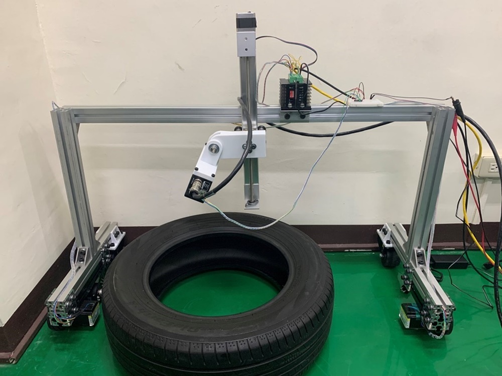開發新型移動式輪胎文字動態辨識系統作品照片