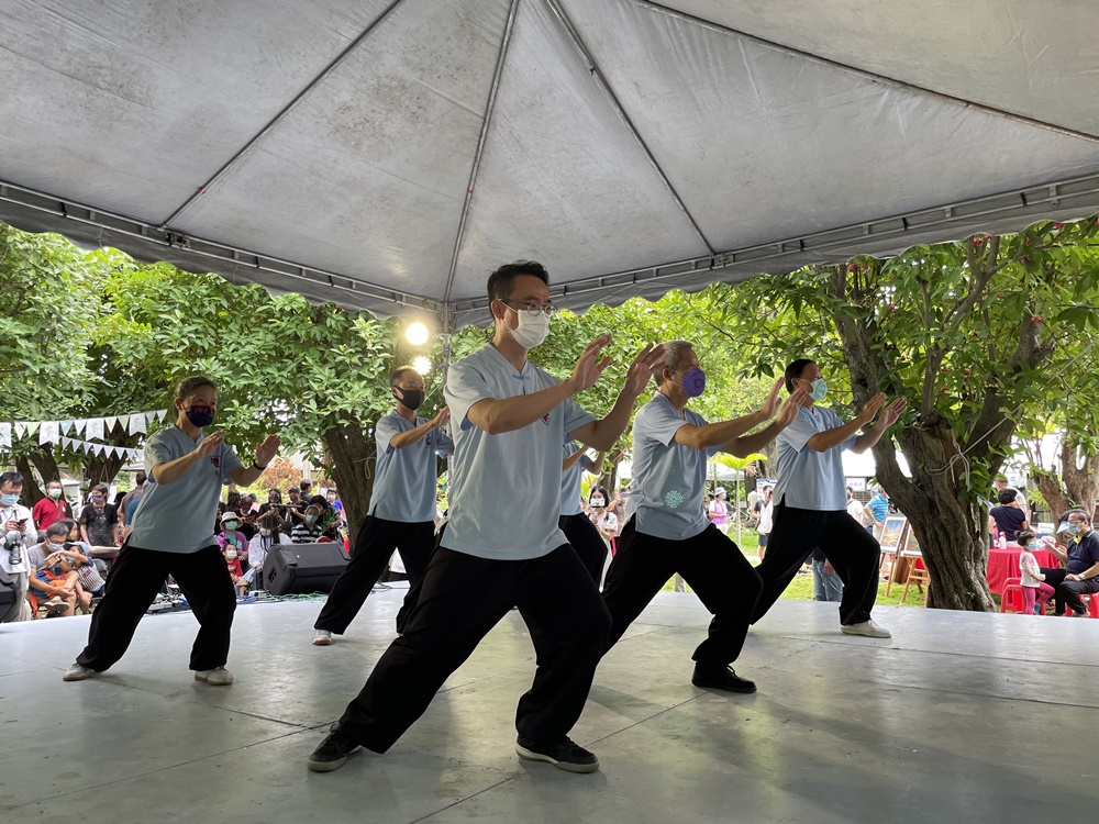 太極拳班表演13式太極拳