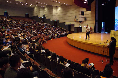 王志星精彩講演吸引近1100人學生參加