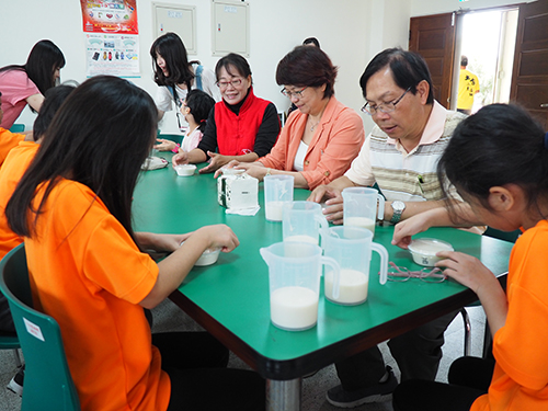 和田順奶酪製作所教導DIY做奶酪